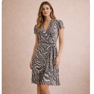 Jones New York 100% Silk Zebra Print Wrap Dress Size 6 Petite Gray Ivory
